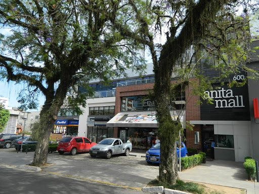 Anita Mall